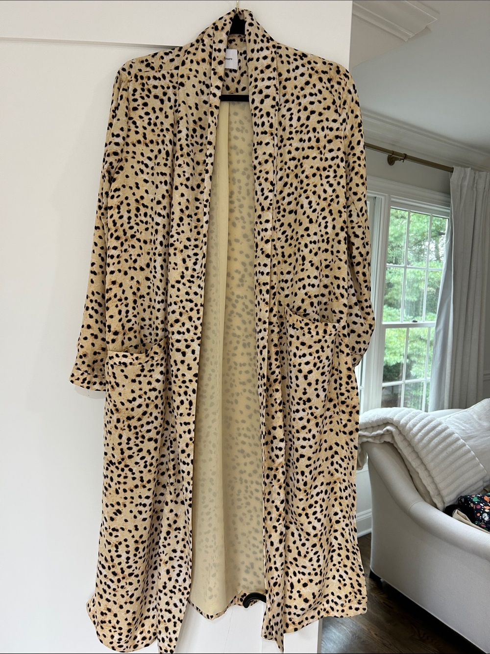cupcakes & cashmere Beige and Black Leopard Print Long Robe